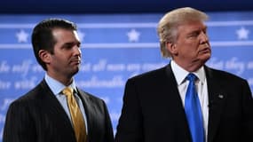 Donald Trump Jr, aux côtés de son père, lors de la campagne présidentielle américaine, le 26 septembre 2016, à Hempstead (Etats-Unis)