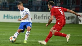 Marco Verratti face à Karlen Mkrtchyan lors du match Arménie-Italie, le 5 septembre 2019