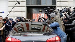 L'ancien patron du Fonds monétaire international (FMI) Dominique Strauss-Kahn est arrivé mardi dans une caserne de gendarmerie de Lille pour un interrogatoire dans une affaire de proxénétisme où il risque un placement en garde à vue, voire une mise en exa