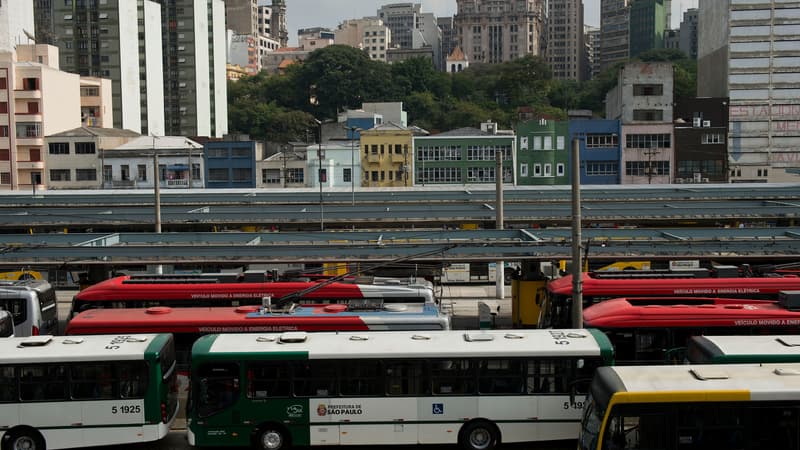 Des bus à l'arrêt lors d'une grève à Sao Paulo, le 21 mai 2014.