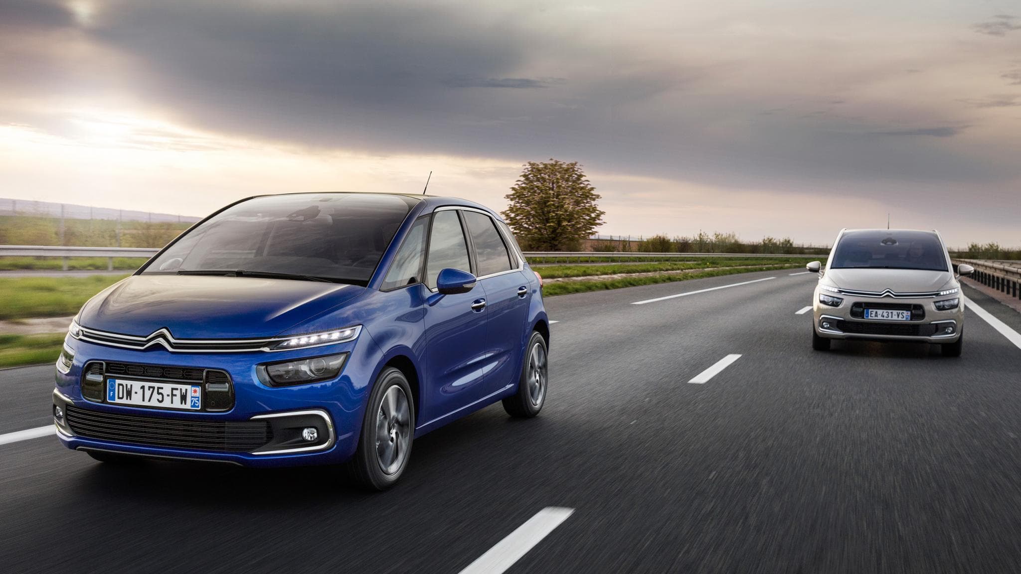 Un nouveau moteur 130 ch arrive sur la C4 Picasso, il offrira 230 Nm de couple. Un nouveau moteur 130 ch arrive sur la C4 Picasso, il offrira 230 Nm de couple.