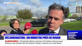 Baisse des émissions carbones: Christophe Béchu en visite près de Rouen
