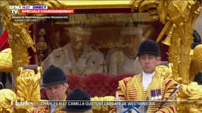 Le roi Charles et le reine Camilla s'élancent à bord du "Gold State Coach" en direction du Buckingham Palace