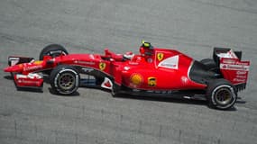 Ferrari est surtout connue pour son écurie de Formule 1 mythique avec ici en photo la monoplace de Kimi Raïkonnen