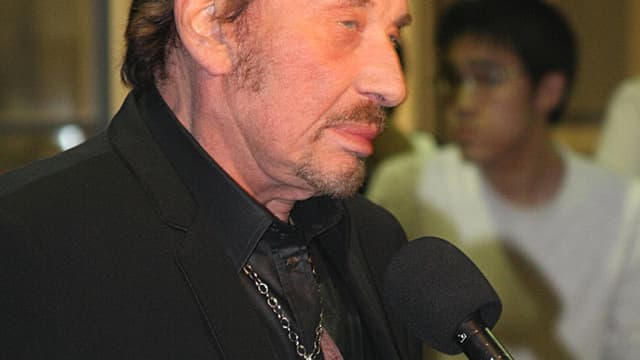 Le chanteur choisit Saint-Tropez comme cible de transactions