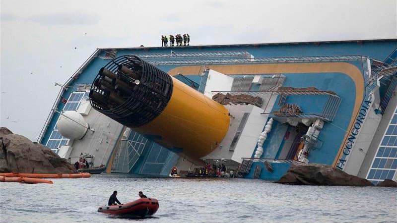 Les autorités italiennes qui tentent de stabiliser le paquebot Costa Concordia, redoutent une possible détérioration des conditions climatiques vendredi qui pourrait endommager un peu plus le navire et retarder les opérations d'extraction du fuel destinée