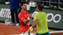 Djokovic et Nadal après leur match en quarts de finale de Roland-Garros, le 31 mai 2022.