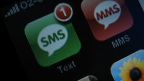 Le sms fait face à la concurrence des messageries instantanées pour les traditionnels voeux de Nouvel An.