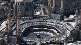 Vue aérienne de la Grande Mosquée de La Mecque et de la Kaaba le 17 juin 2024 en Arabie saoudite, lors du pèlerinage annuel du hajj.