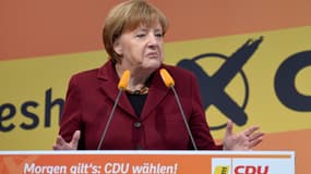 Angela Merkel est notamment critiquée sur sa politique en faveur de l'accueil des migrants.