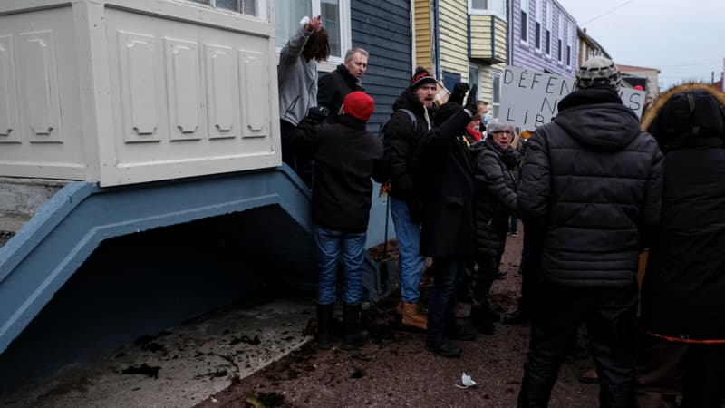 Le député LaREM Stéphane Claireaux devant son domicile à Saint-Pierre-et-Miquelon, le 9 janvier 2022