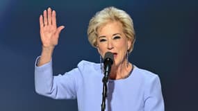 Linda McMahon, ancienne patronne du catch américain et en passe de devenir ministre de l'Éducation aux États-Unis, ici à Milwaukee en juillet 2024