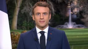 Emmanuel Macron lors de ses vœux aux Français, vendredi 31 décembre 2021
