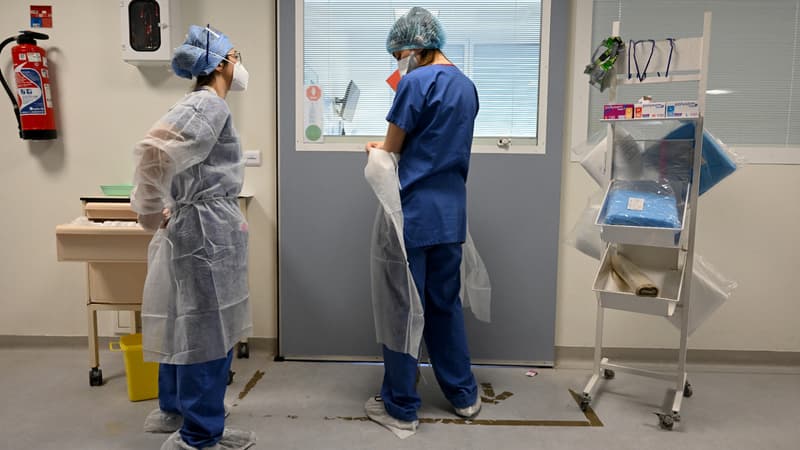 Des infirmières de l'hôpital de la Timone à Marseille, le 5 janvier 2022. 