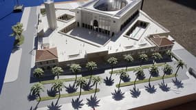 Maquette de la future grande mosquée de Marseille, présentée lors de la cérémonie de pose de la première pierre du chantier, en mai 2010. La cour administrative d'appel de Marseille a validé mardi le permis de construire de cet édifice, qui avait été annu