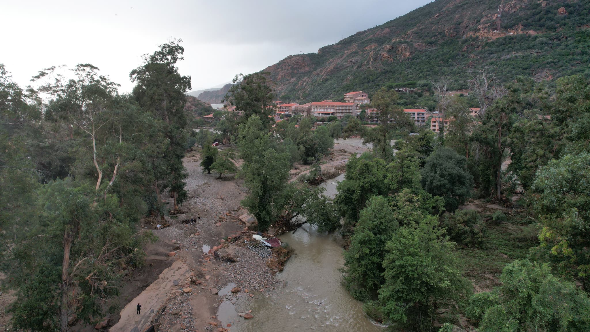 La rivière Porto en crue après le passage de la tempête Ciaran, à Ota, en Corse-du-Sud, le 3 novembre 2023