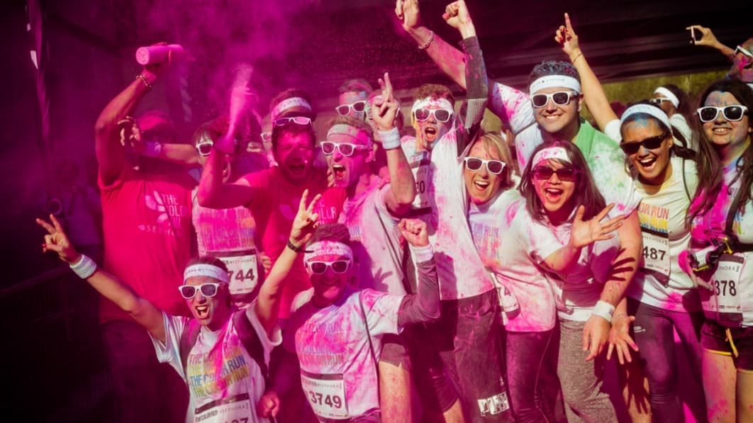 The Color Run 2015 à Paris dans l'effusion totale. The Color Run 2015 à Paris dans l'effusion totale.