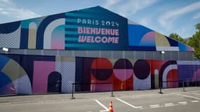 Entrée du Village olympique à Saint-Denis, le 18 juillet 2024