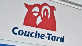 Une enseigne du groupe canadien Couche-Tard, qui lorgne sur le français Carrefour, à Montréal, au Québec, le 13 janvier 2021