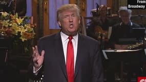 Donald Trump sur le plateau du Saturday Night Live. 