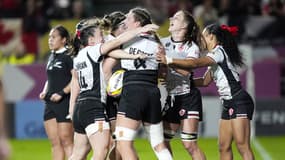 Les joueuses canadiennes face à la Nouvelle-Zélande en demi-finales de la Coupe du monde de rugby, le 19 septembre 2025.