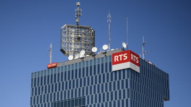 La redevance audiovisuelle en Suisse, l'une des plus chères d'Europe, s'élève actuellement à 451 francs suisses (391 euros).