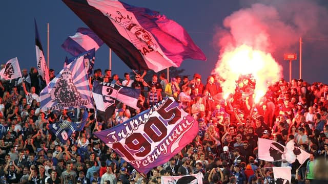 Les supporters de Bastia 1905 au stade Furiani.