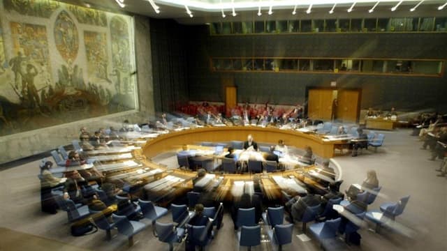 Le Conseil de sécurité des Nations unies se réunit ce vendredi à huis clos pour discuter du dossier syrien. Un projet de résolution prévoyant la mise à l'écart du président Bachar al Assad, mis au point par des pays occidentaux et arabes mais d'ores et dé