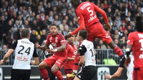 Le but de Diakhaby sur corner