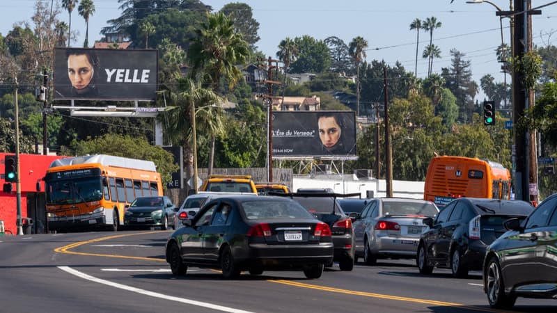 Les panneaux promotionnels de Yelle mis en place à Los Angeles