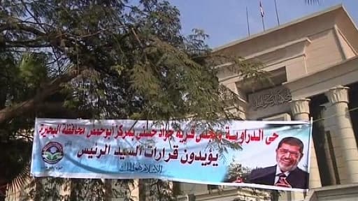 Manifestation des partisans de Mohamed Morsi, ce dimanche, devant la Haute cour constitutionnelle