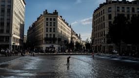Le centre-ville de Lyon, durant une vague de chaleur, le 30 juillet 2020 (photo d'illustration).