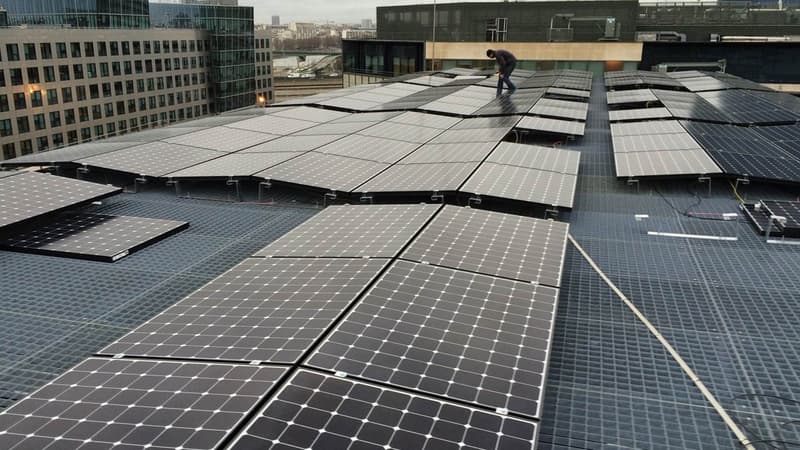 L'école de formation du barreau de Paris, installée dans le quartier d'Issy-les-moulineaux où Issygrid est déployé, a été équipé de 250 mètres carrés de panneaux photovoltaïque, qui alimente le bâtiment. 