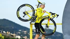 Tadej Pogacar lors du podium du Tour de France, le 21 juillet 2024.