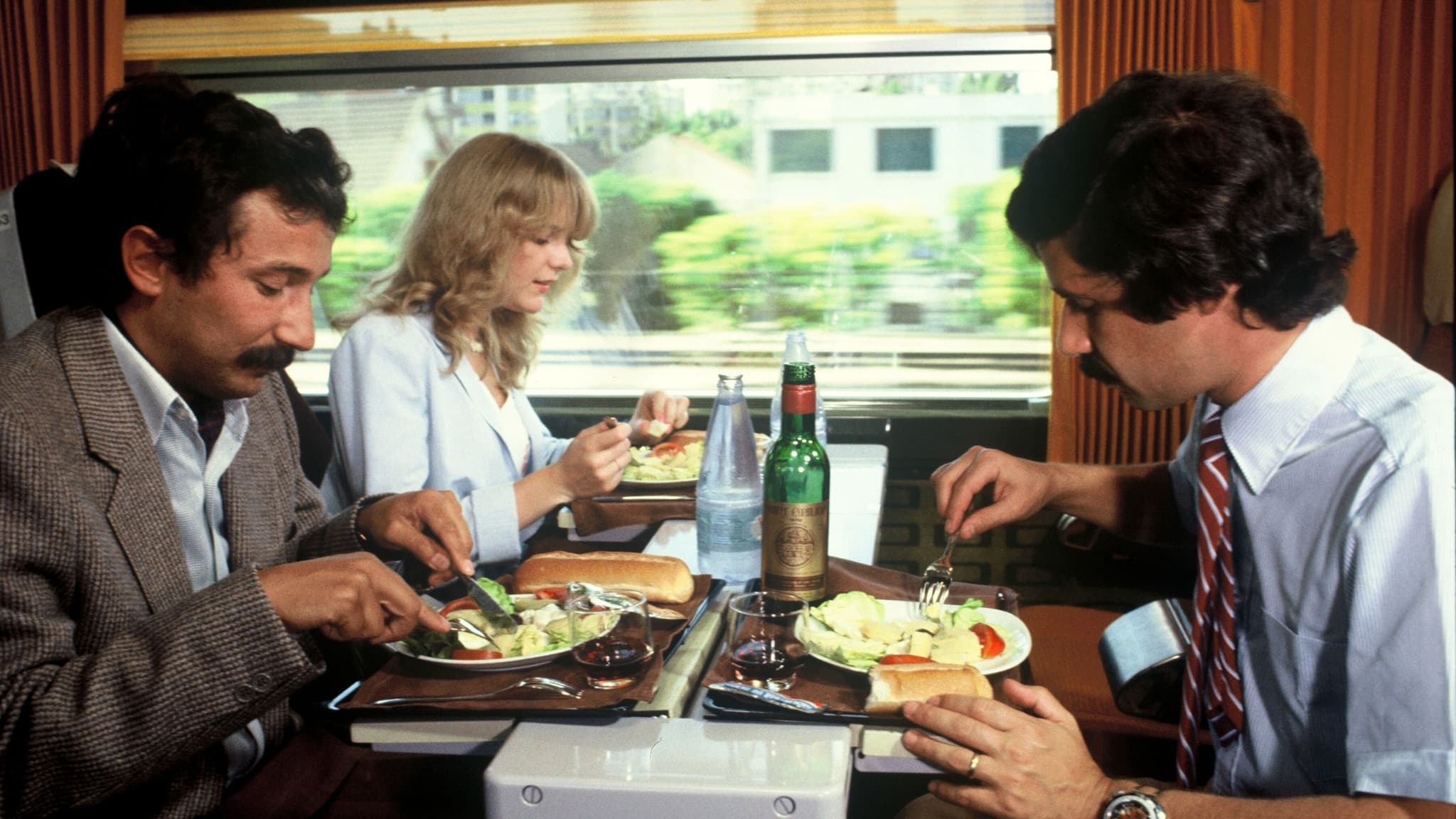 Dans les premiers TGV, le service de restauration à table 