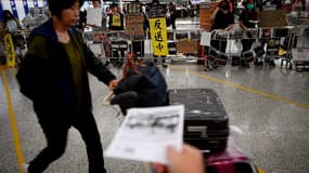 Manifestants à l'aéroport de Hong Kong