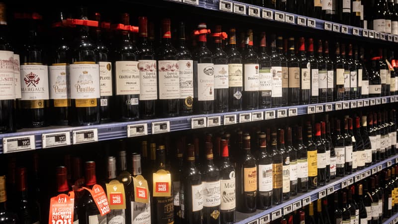Du vin dans un supermarché pendant la foire aux vins, début septembre 2025