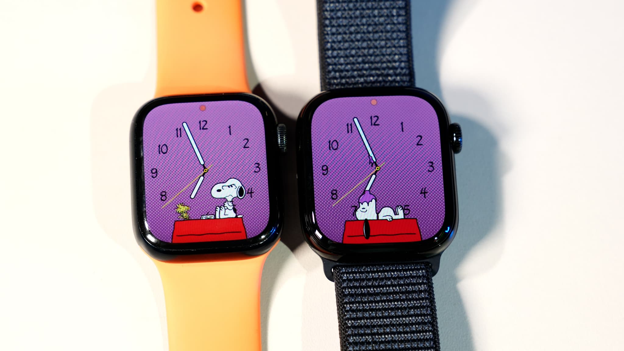 A gauche: Apple Watch Series 9 - A droite: Apple Watch Series 10