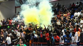 Le public dans les tribunes du palais des sports Robert-Oubron le 14 juin 2025