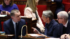 Olivier Dussopt, Elisabeth Borne et Franck Riester à l'Assemblée nationale le 17 janvier 2023