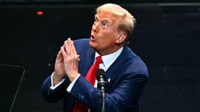 Le candidat républicain à la présidentielle Donald Trump lors d'un discours lors d'un rassemblement de campagne au Johnny Mercer Theatre Civic Center à Savannah, en Géorgie, le 24 septembre 2024.