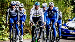 Julian Alaphilippe et sa nouvelle tenue arc-en-ciel