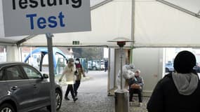 Un centre de tests Covid-19 pour travailleurs transfrontaliers à Sarrebruck (Allemagne), le 2 mars 2021.