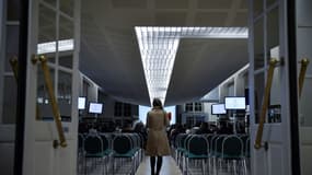 Arrivée d'une participante à une réunion de la Ciivise, le 16 février 2022 à Paris (illustration). 