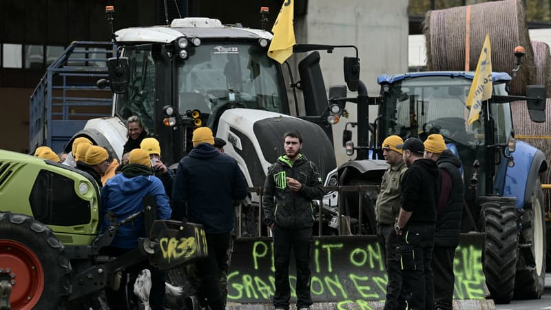 Des agriculteurs en colère menacent de bloquer Paris