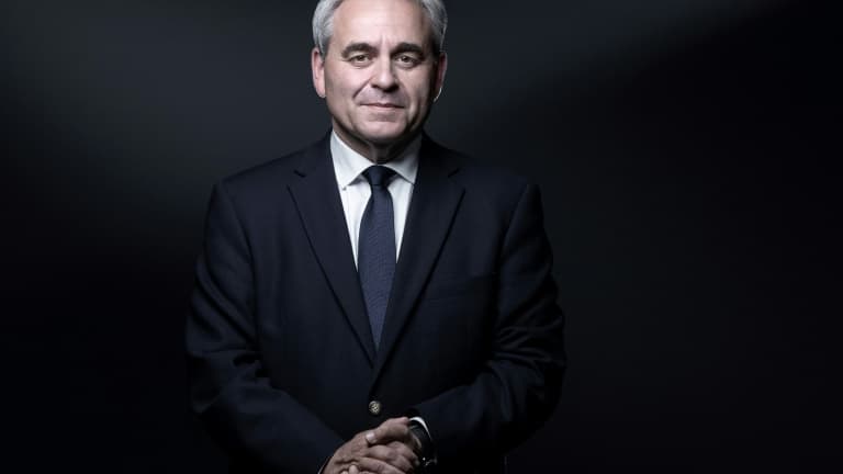 Le président de la région Hauts-de-France Xavier Bertrand lors d'une séance photos, le 1er juillet 2021 à Paris