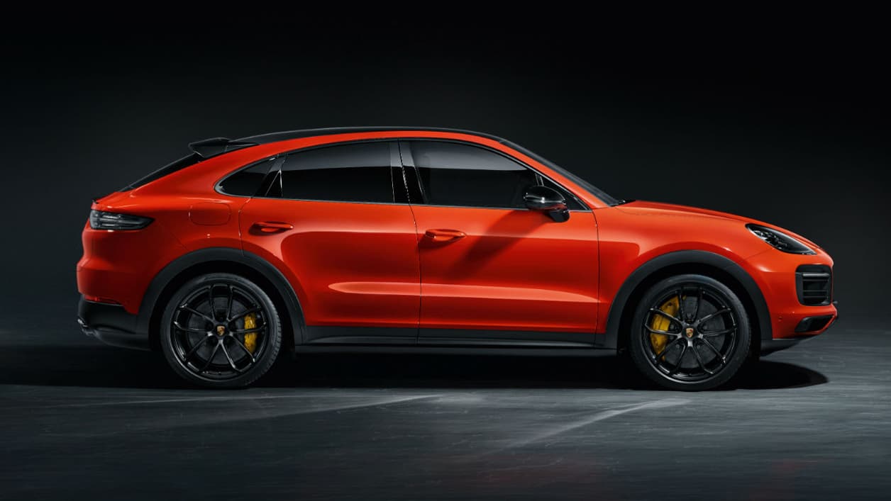De profil, une ligne de SUV coupé qui renforce le dynamisme du Cayenne.