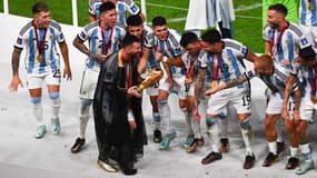 Messi avec un bisht et la Coupe du monde après France-Argentine