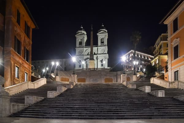 La place d'Espagne déserte, à Rome (Italie), le 11 mars 2020. La place d'Espagne déserte, à Rome (Italie), le 11 mars 2020.