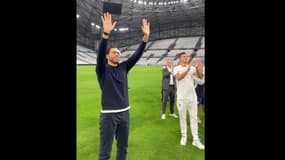 Fabio Grosso ovationné par les supporters après le report de l'Olympico OM-OL, 29 octobre 2023